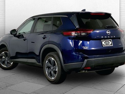Used 2025 Nissan Rogue SV AWD/4WD image 11