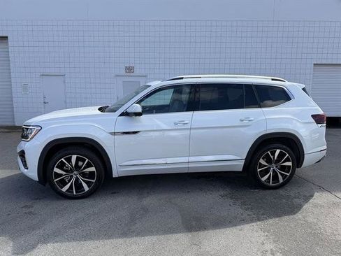 New 2026 Volkswagen Atlas SEL Premium R-Line image 3