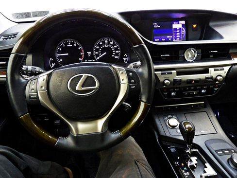 Used 2013 Lexus ES 350 w/ Premium Pkg FWD image 18
