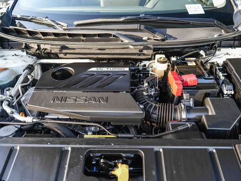 Used 2025 Nissan Rogue SL FWD image 25