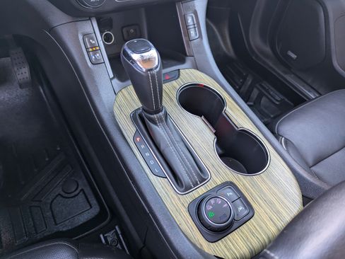 Certified 2019 GMC Acadia Denali AWD/4WD image 25