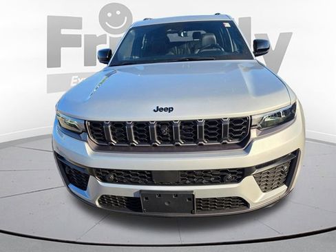 New 2026 Jeep Grand Cherokee L Limited AWD/4WD image 2