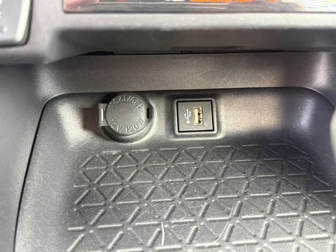 Used 2025 Toyota RAV4 LE AWD/4WD image 29