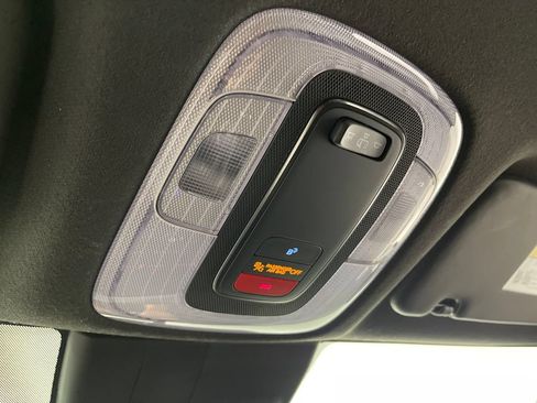 Certified 2025 Hyundai Elantra SEL FWD image 31