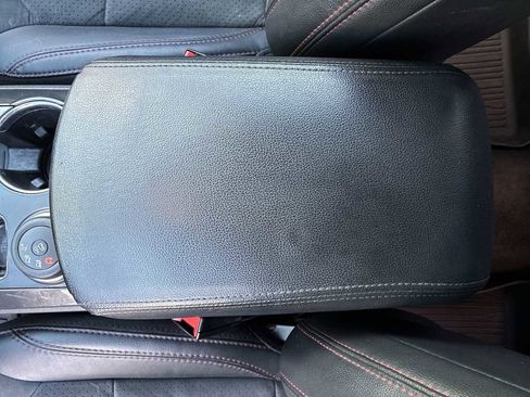 Used 2018 Ford Explorer XLT w/ Equipment Group 202A AWD/4WD image 23