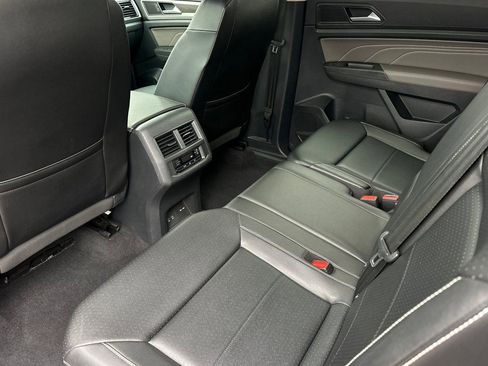 Used 2023 Volkswagen Atlas SE w/ Black Wheel Package FWD image 12