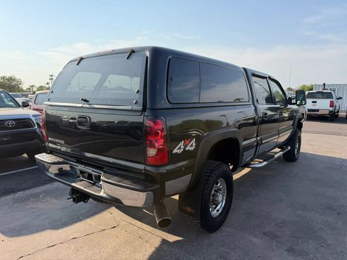 Used 2006 Chevrolet Silverado 2500 LT w/ Heavy-Duty Power Package AWD/4WD image 12