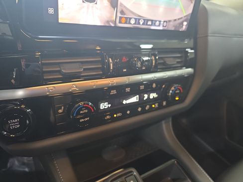 New 2026 Nissan Pathfinder SL image 24