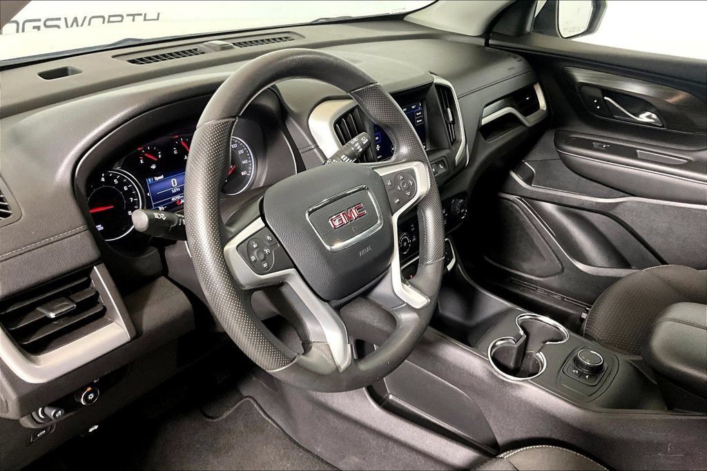 Used 2024 GMC Terrain SLE FWD image 10