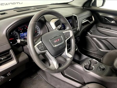 Used 2024 GMC Terrain SLE FWD image 10