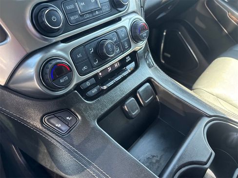 Used 2019 Chevrolet Tahoe LT w/ Luxury Package image 17