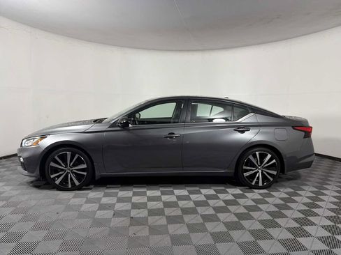 Used 2022 Nissan Altima 2.5 SR FWD image 7