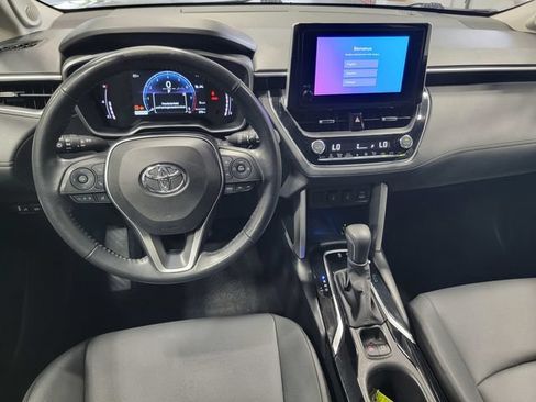 Used 2023 Toyota Corolla Cross XLE w/ Convenience Package FWD image 29