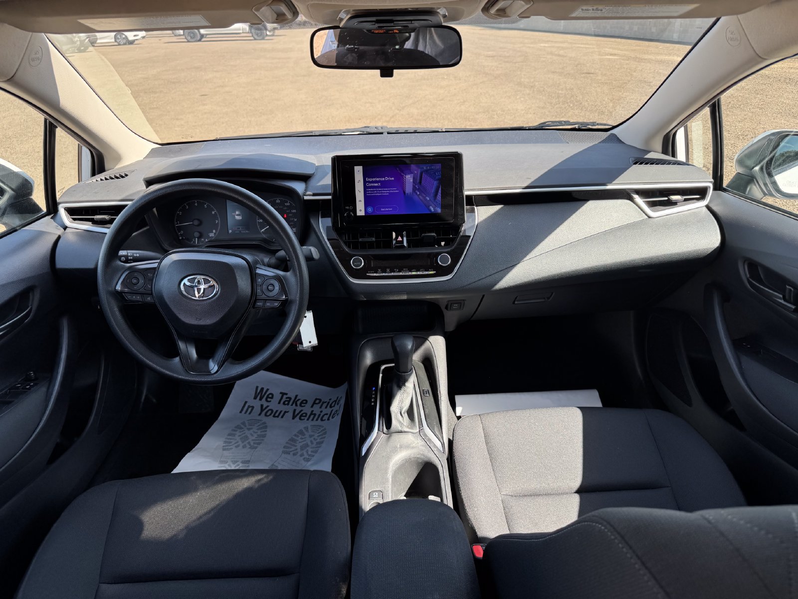 Used 2025 Toyota Corolla LE FWD image 15