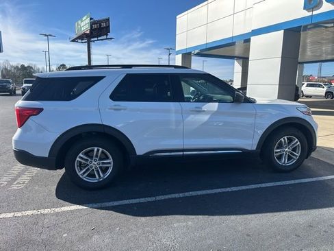 Used 2021 Ford Explorer XLT image 7