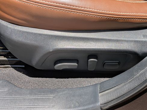 Used 2019 Subaru Outback 3.6R Touring w/ Popular Package #3A AWD/4WD image 22