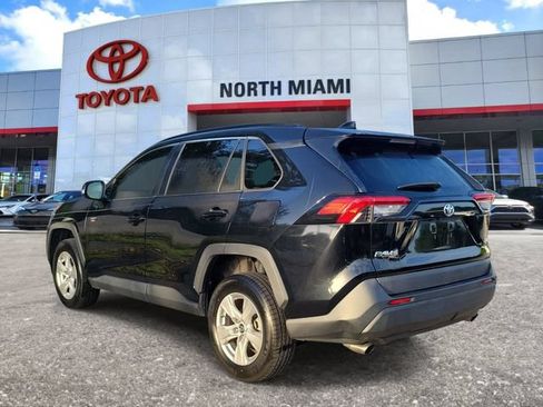Used 2019 Toyota RAV4 XLE FWD image 3
