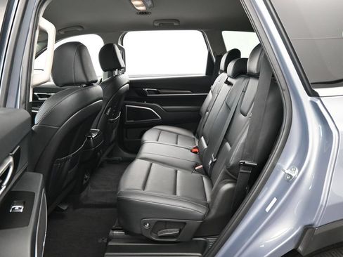 Used 2024 Kia Telluride LX FWD image 31