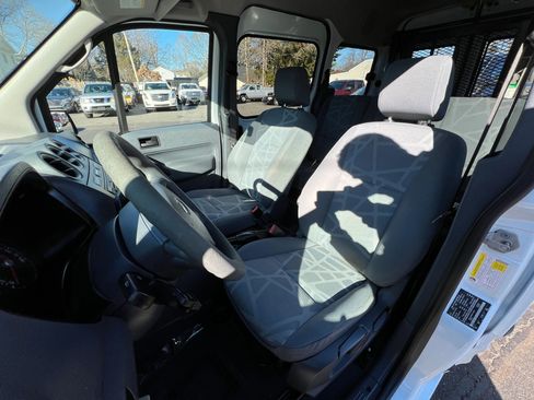 Used 2011 Ford Transit Connect XLT Premium image 10