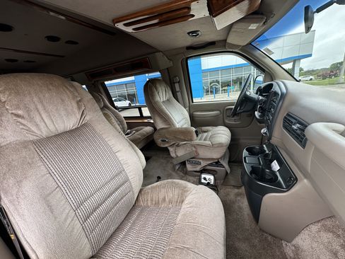 Used 1998 Chevrolet Express 1500 RWD image 38