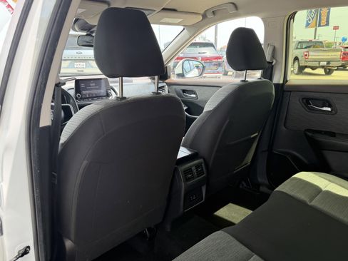 Used 2023 Nissan Rogue SV FWD image 12