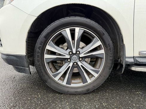 Used 2018 Nissan Pathfinder Platinum image 15