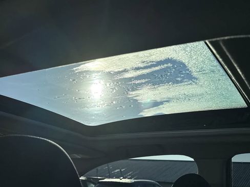 Used 2016 Subaru Forester 2.5i Premium w/ All-Weather Package image 17