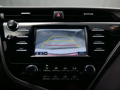 Used 2019 Toyota Camry LE w/ Convenience Package FWD image 18