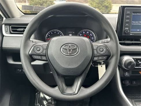 Used 2021 Toyota RAV4 LE image 7