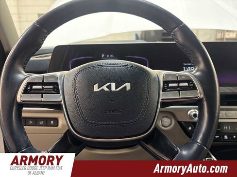 Used 2023 Kia Telluride EX w/ EX Captain's Chair Package image 12