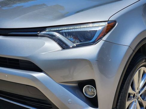 Used 2018 Toyota RAV4 Limited w/ Advanced Technology Package FWD image 9