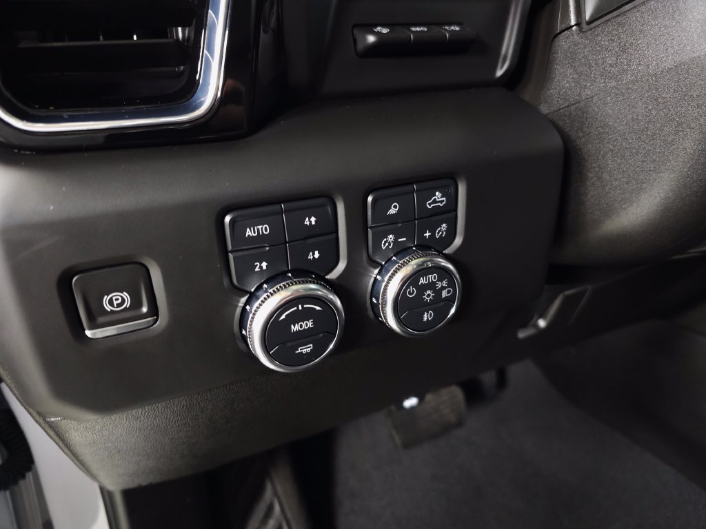 Used 2024 GMC Sierra 3500 Denali w/ Denali Reserve Package AWD/4WD image 14