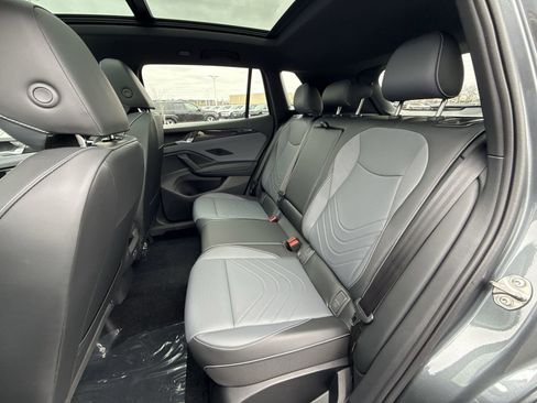 New 2026 Volkswagen Tiguan SE R-Line AWD/4WD image 23