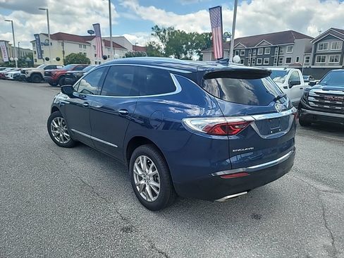 Used 2023 Buick Enclave Premium FWD image 5