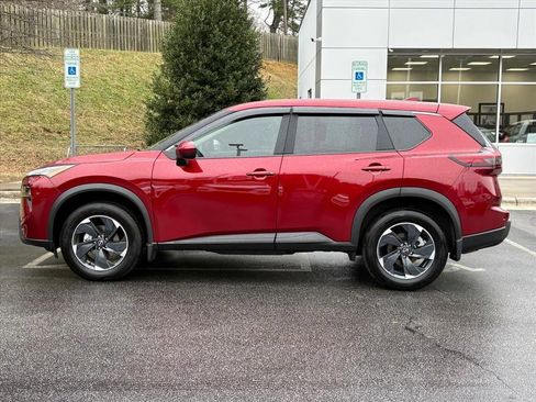 Certified 2025 Nissan Rogue SV image 5