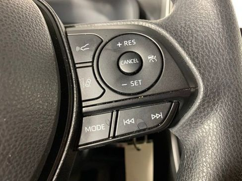 Used 2025 Toyota RAV4 LE AWD/4WD image 21