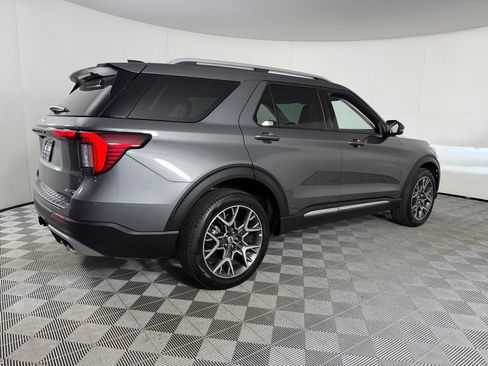 Used 2025 Ford Explorer Platinum w/ Ultimate Package image 6