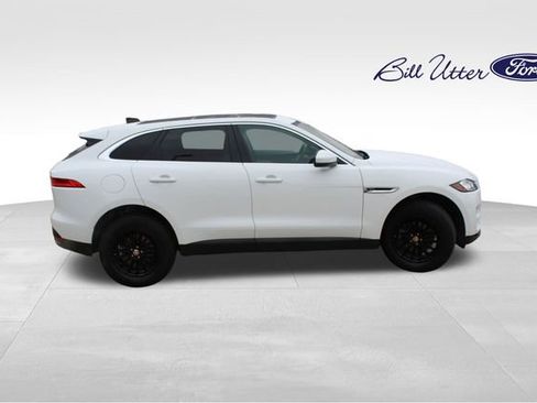 Used 2020 Jaguar F-PACE image 4