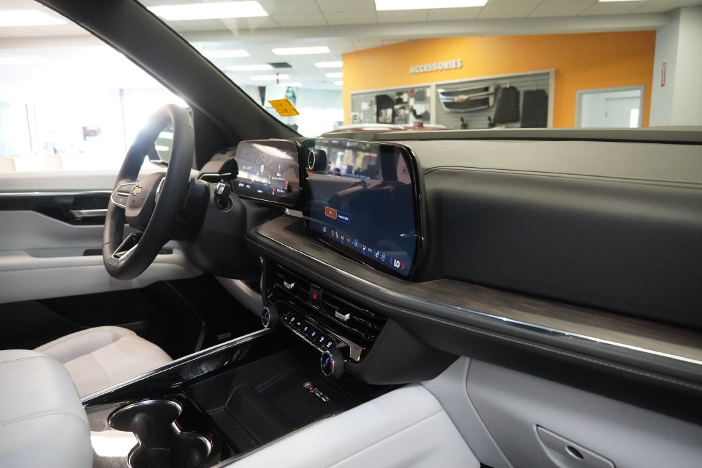 Used 2025 Chevrolet Tahoe Premier AWD/4WD image 37