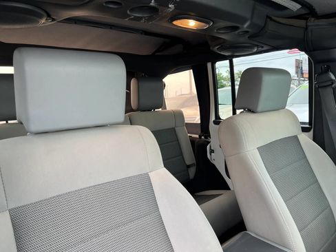 Used 2009 Jeep Wrangler Unlimited X RWD image 18