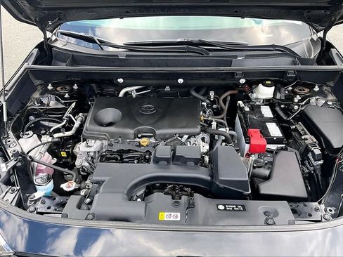 Used 2025 Toyota RAV4 XLE AWD/4WD image 30