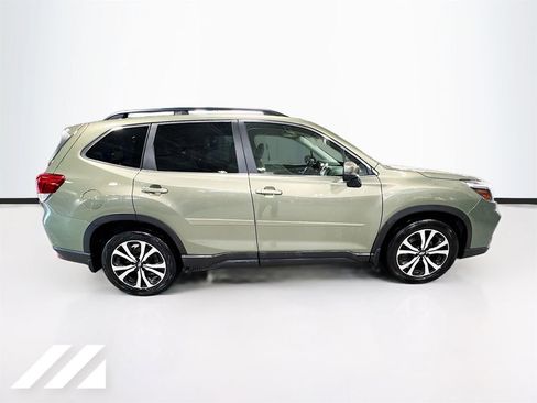 Used 2021 Subaru Forester Limited image 4