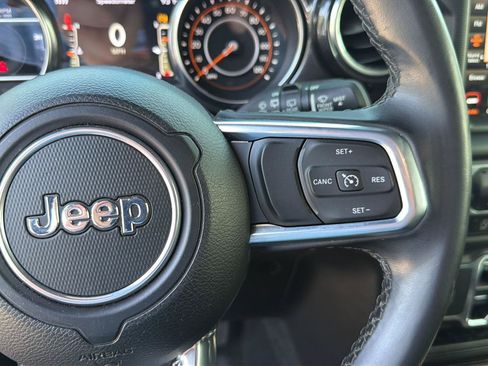 Used 2021 Jeep Wrangler Unlimited Sahara AWD/4WD image 21