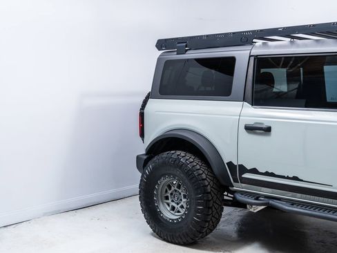 Used 2023 Ford Bronco Wildtrak image 11