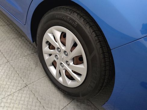 Used 2017 Hyundai Elantra SE FWD image 31