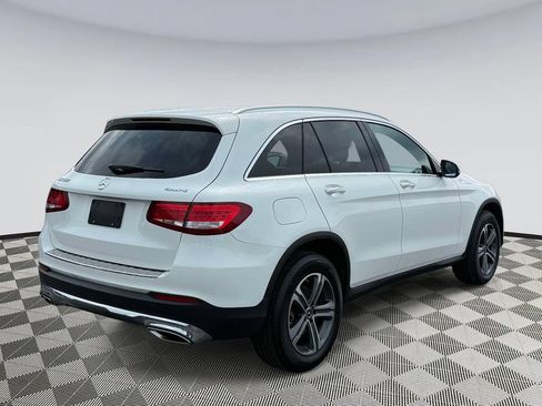 Used 2017 Mercedes-Benz GLC 300 4MATIC image 2