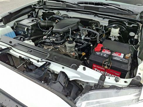 Certified 2022 Toyota Tacoma SR image 28