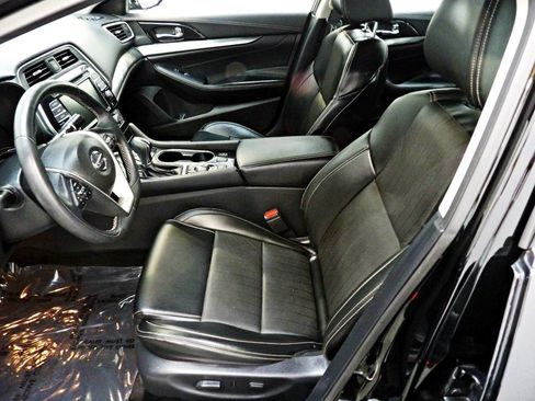 Used 2019 Nissan Maxima 3.5 SV w/ Floor Mat Group FWD image 8