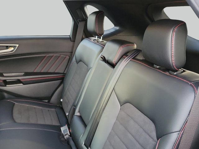 Used 2022 Ford Edge ST-Line AWD/4WD image 11