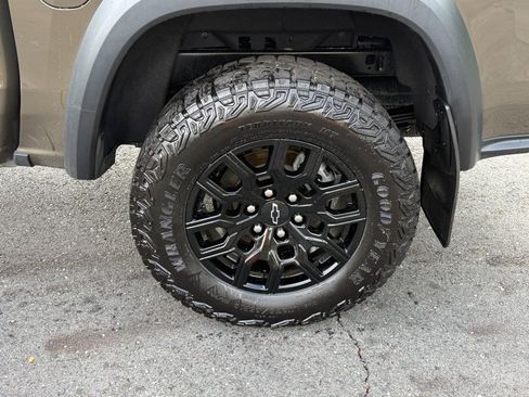 Used 2025 Chevrolet Colorado Trail Boss AWD/4WD image 10